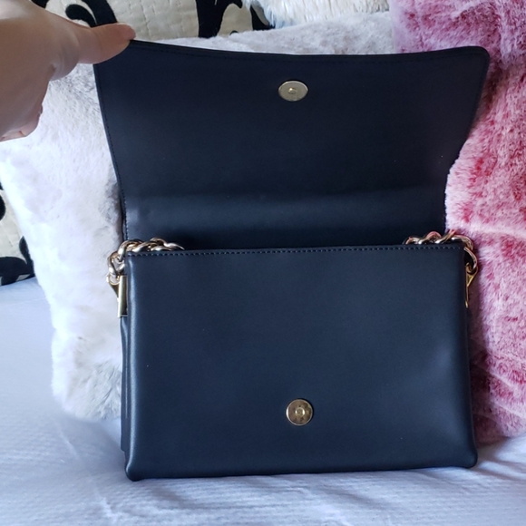 Designer Purse - Picture 3 of 7